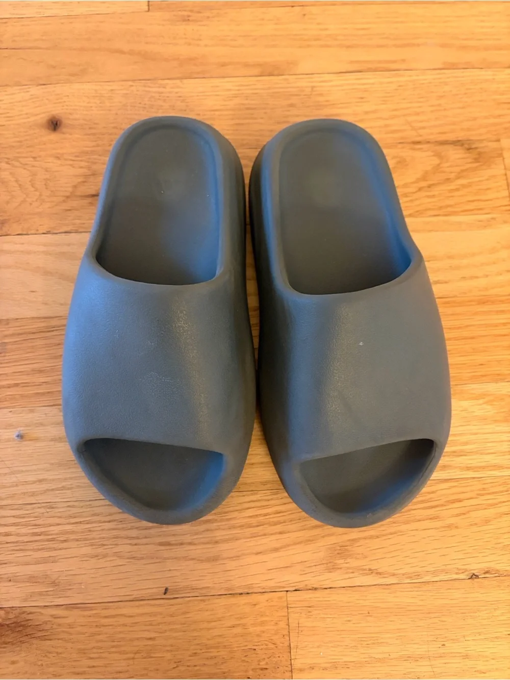 Adidas Yeezy Slide in Slate Marine (Kids)